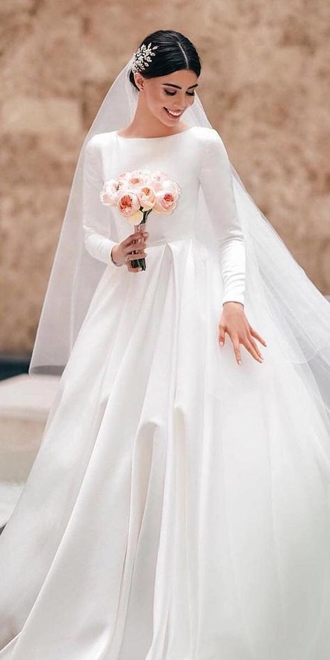 Simple Wedding Dress With Sleeves, Cheap Bridal Dresses, Simple Wedding Dresses, High Neck Wedding Dress, Dresses Princess, Elegant Bride, Princess Wedding Dresses, Long Sleeve Wedding, Princess Wedding