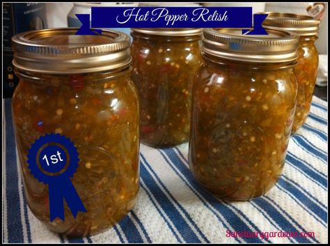 Canning Sweet Pickles, Canning Hot Peppers, Hot Dog Relish, Hot Pepper Relish, Canning Peppers, Pickled Hot Peppers, Hot Banana Peppers, Hot Pepper Recipes, Sweet Pickle Relish