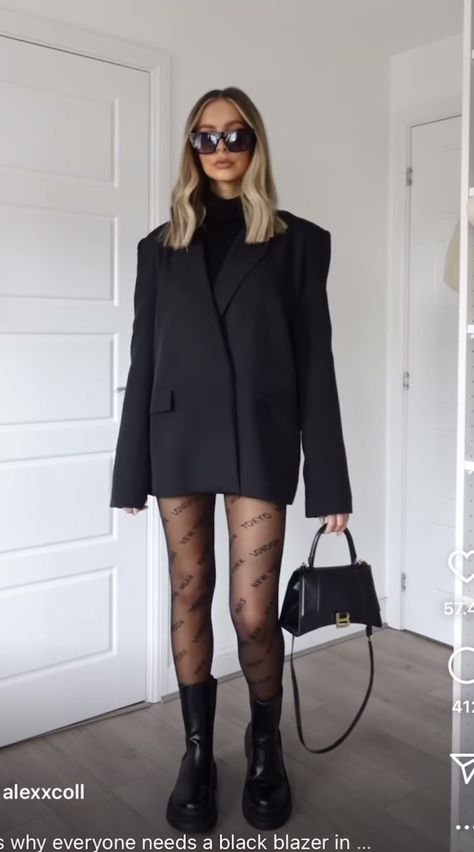 Loafers And Tights Outfit, Blazer Dress With Boots, Barcelona Outfits Fall, Blazer Dress Outfits Party, Platform Booties Outfit, Mini Black Dress Outfit, Blazer And Boots Outfit, Skirt And Blazer Outfit, Style Black Blazer