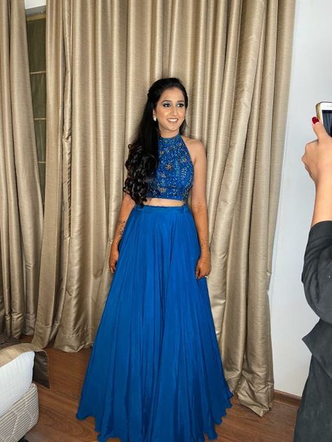 Halter neck blouse with detailed hand work and a full flaired skirt #mamta Gupta #tanvi couture Halter Lengha Blouse, Halter Neck Crop Top Indian, Halter Neck Dress Indian, Halter Neck Blouse Design, Halterneck Blouse, Kerala Dress, Full Sleeves Blouse Designs, Long Skirt Top Designs, Halter Neck Blouse