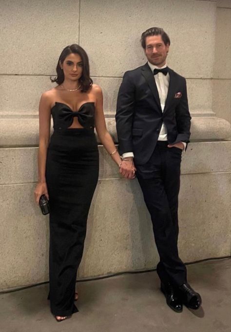 Paige Desorbo Blacktie Dresscode Outfit, Old Hollywood Wedding Guest Attire, All Black Guest Wedding, Paige Desorbo Style, Black Tie Couple Outfits, Black Tie Theme Party Outfit, Paige Desorbo Outfits, Formal Wedding Dress Code, Paige Desorbo Hair