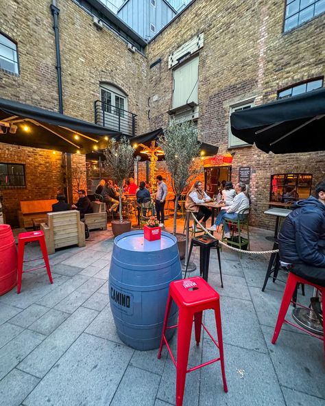 {ad invite} Perfect Date night spot near Kings Cross❤️ An evening of wine🍷, pintxo 🫒and tapas 🥘in @bar.rioja is the perfect date night spot. Their cosy, intimate, candle lit 🕯️venue and array of wine bottles on display feel like you have transported yourself to a Spanish bar. They also have an outdoor section for ☀️days ⭐️Featured dishes⭐️ Charcuterie Selection Tortilla de patatas Pintxo Croquetas Talos de Chorizo In terms of wine, we stuck to the fresh ‘generic’ section this time, but w... Tapas Bar Design, Outdoor Wine Bar, Drinks Date Night, Spanish Bar, Drinks Date, Perfect Date Night, The Perfect Date, Kings Cross, Tapas Bar