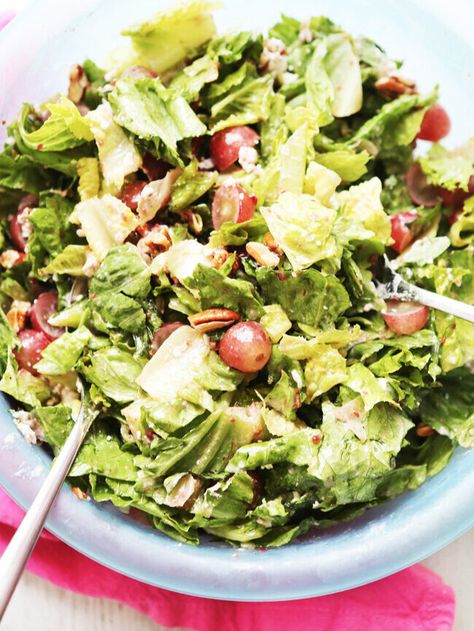 Baptism Food, Delicious Salad Recipes, Corn Tomato Salad, Salad With Grapes, Edamame Salad, Side Salad Recipes, Grape Recipes, Romaine Salad, Raspberry Vinaigrette