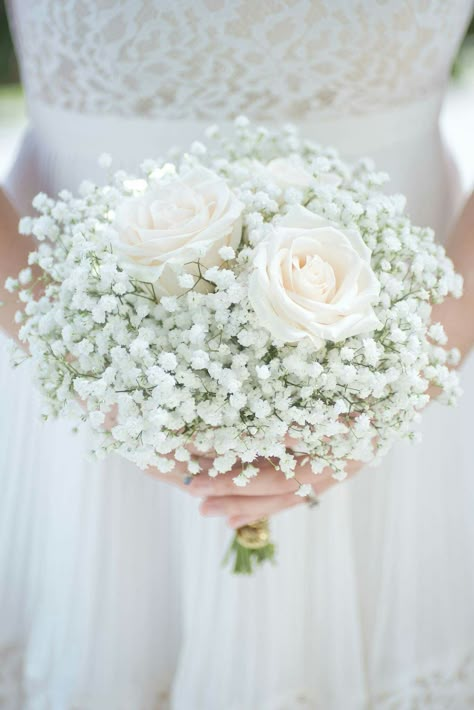 Mini Bridal Bouquet, Minimalist Bridal Bouquet, Black And White Wedding Flowers, Gypsophila Wedding Bouquet, White Garden Wedding, Wedding Church Aisle, Wedding February, Homecoming Flowers, Small Bridal Bouquets