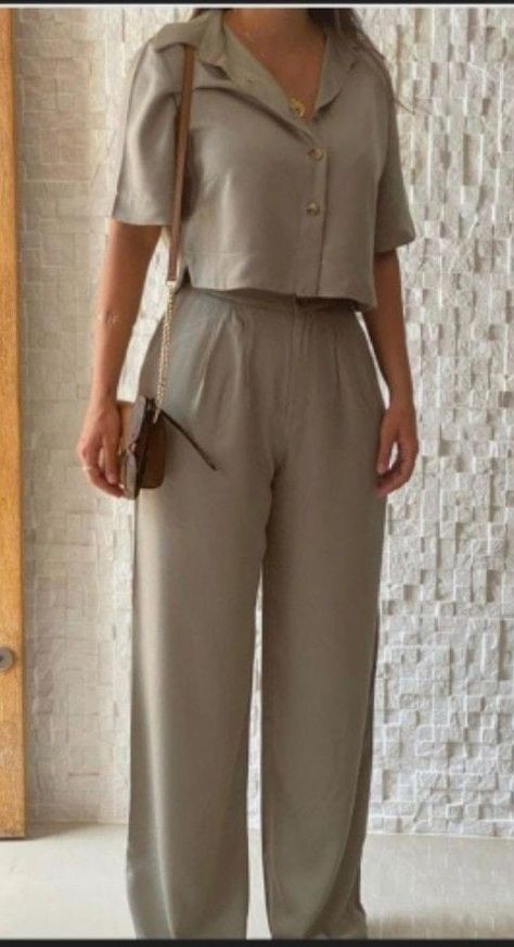 Linen Style Fashion, Co Ords Outfits, Mode Abaya, Modest Dresses Casual, Moda Chic, Everyday Fashion Outfits, Trendy Fashion Tops, Casual Day Outfits, Designer Dresses Casual