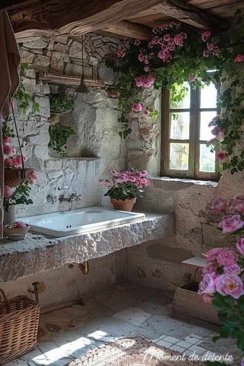 Garden On A Budget, ملصق ديني, Italian Home, Dream House Interior, Green House, Stone Houses, Garden Cottage, Dream Rooms, Dream House Decor