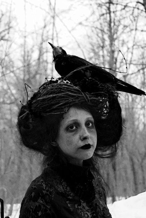 3 People Costumes, Crows Ravens, Black And White Photograph, Takashi Murakami, Witchy Decor, Arte Inspo, Vintage Portraits, 인물 사진, Photo Reference