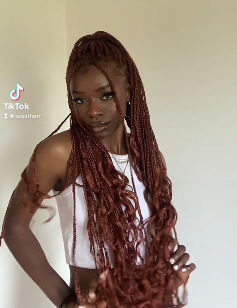 Ginger Black Hairstyles, Mid Size Box Braids, Auburn Hair Braids On Black Women, Braid Colors On Dark Skin, Dark Ginger Box Braids, Dark Orange Braids, Dark Auburn Braids, Black And Ginger Box Braids, Ginger Braids On Dark Skin