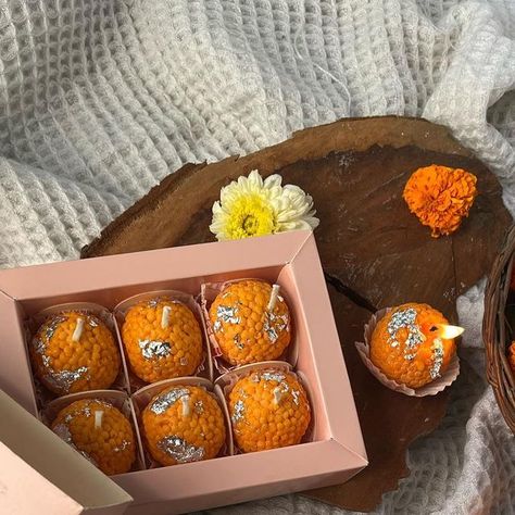 𝐒𝐮𝐜𝐜𝐨𝐮𝐫𝐨𝐬𝐞 𝐜𝐚𝐧𝐝𝐥𝐞𝐬 on Instagram: "Laddoo Candles !!! A festival of traditions, a celebration of life. 🪔🌸 Dm for orders #soywaxcandles #soywax #scentedcandles #laddoocandles #traditionalcandles #mithaicandles #smallbusiness #localbusiness #giftsforher #giftsforhim #giftshop #giftsforfriends #candlesofinstagram #candlesofindia #motichoorladdoocandle" Laddoo Candle, Desi Art, Diwali Candles, Candles Photography, Traditional Candles, Indian Sweets, August 28, Paper Crafts Diy Tutorials, Diy Tutorials