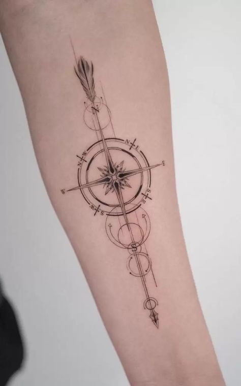 Compass Tattoos: Meanings, Tattoo Styles & Tattoo Ideas Arrow And Compass Tattoo, Compass Arrow Tattoo, Compas Tattoo, Mandala Compass Tattoo, Traditional Compass Tattoo, Compass Arrow, Arrow Compass Tattoo, Feminine Compass Tattoo, Compass Tattoo Meaning