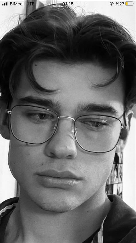 Aesthetic Specs Men, Hot Glasses Look Men, Beard And Glasses Guys, Guys Glasses Frames, Men’s Glasses Aesthetic, Hot British Men With Glasses, Man Glasses Aesthetic, Glasses For Men Aesthetic, Attractive Guys With Glasses