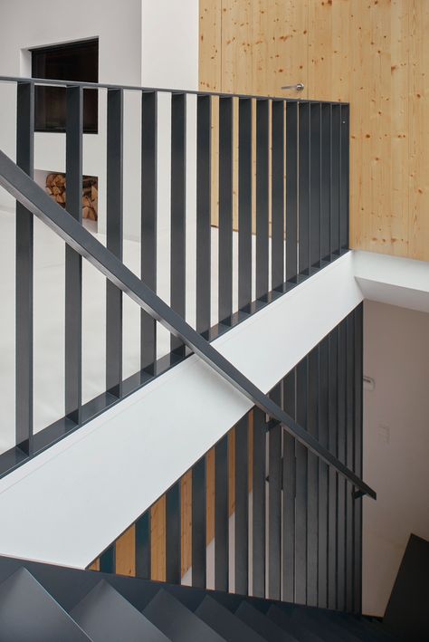 Gallery of A House in Rasu Namai / Inblum Architects - 16 Staircase Outdoor, Modern Stair Railing, Escalier Design, Balcony Railing Design, Railings Outdoor, Stair Railing Design, Stairs Architecture, Stairs Design Modern, Stairway Design