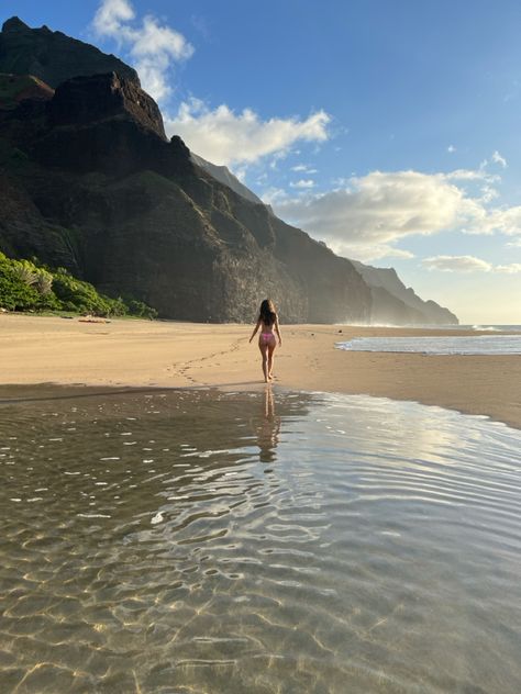 Beach day on the Napali Coast #beach #hike #kalalau #napalicoast #hawaii #kauai #camping #adventure "kaui Hawaii", Kauai Camping, Kauai Aesthetic, Hawaii Astethic, Kaui Hawaii, Hiking In Hawaii, Napali Coast Kauai, Hawaii Kauai, Napali Coast