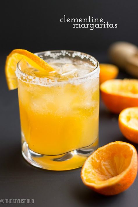 These clementine healthy margaritas are a fantastic way to use up the abundance of citrus. Depending on the sweetness of your clementines, you might not need any sweetener at all - the perfect healthy margaritas recipe for Cinco de Mayo or any fiesta occasion! Healthy Margarita Recipe, Healthy Margarita, Margarita Recipes, Daiquiri, Party Drinks, Refreshing Drinks, Cocktail Drinks, Summer Drinks, Fun Drinks