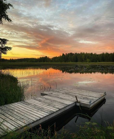 A pier by the lake at sunset in Joutsa in the Jyväskylä Region Nature, Cottage By Lake, Summer Cottage Aesthetic, Finnish Cottage, Lake Aesthetics, Finnish Summer, Scandinavian Landscape, Summer Camp Aesthetic, Tropical Paradise Beach