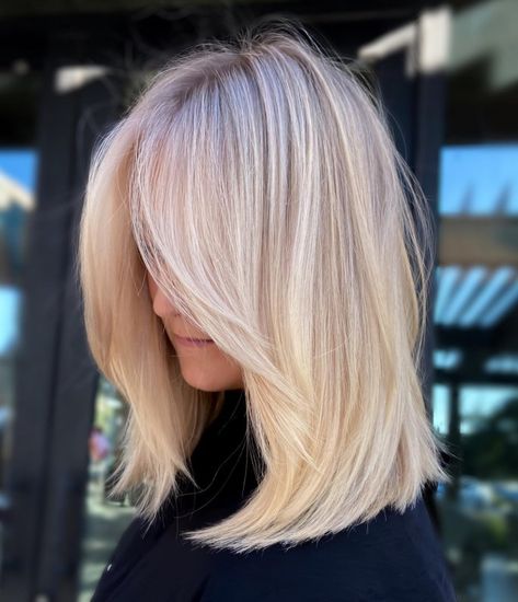 Creamy Blonde Lob with Long Layered Bangs Light Blonde Hair Color Ideas, Light Blonde Hair Color, Blonde Lob, White Blonde Hair, Creamy Blonde, Blonde Haircuts, Blonde Hair Color Ideas, Light Blonde Hair, Long Bob Haircuts