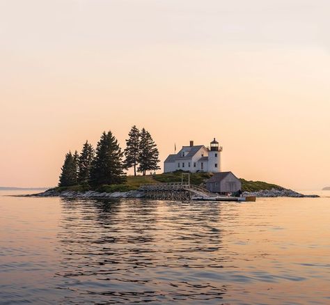 Maine Islands, Maine Lighthouses, Lighthouse Pictures, Blue Hill, Edward Hopper, Light Houses, Photographs Of People, Oil Canvas, Light House