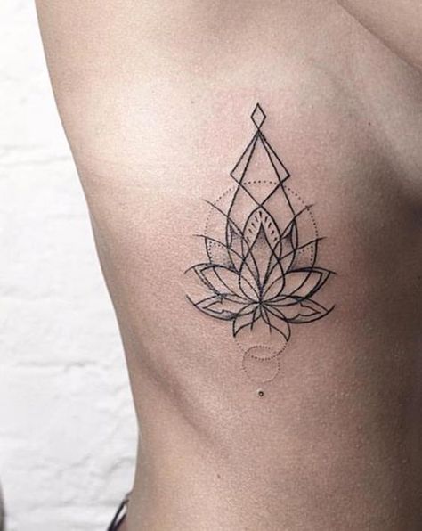 15 Most Alluring Lotus Tattoo Designs To Get Inspired Lotus Tattoo, Girl Side Tattoos, Rib Tattoo Placements, Fernweh Tattoo, Flower Tattoo On Ribs, Tattoo Wallpaper, Lotus Tattoo Design, Geniale Tattoos, Side Tattoos