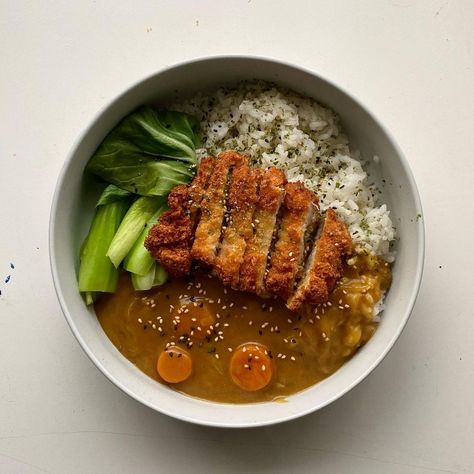 Chicken Curry Aesthetic, Curry Aesthetic, Chicken Katsu Curry, Katsu Curry, Chicken Katsu, Food Therapy, Healthy Food Dishes, 22nd Birthday, Curry Chicken