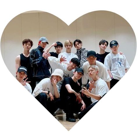 Seventeen Heart Icon, Seventeen Heart, Svt Heart, Heart Icon, Seventeen Wallpapers, Seventeen Album, Widget Icon, Pop Bands, Kpop Wallpaper