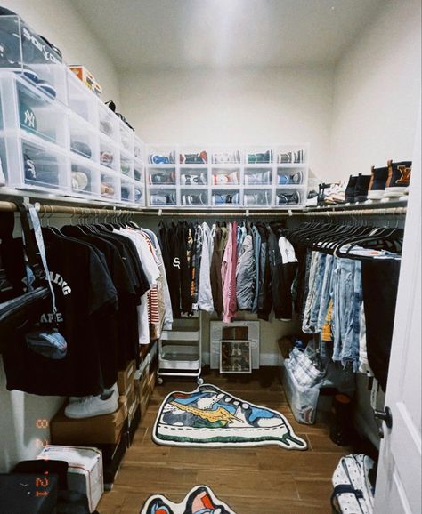 Hype Beast Closet, Streetwear Apartment, Street Wear Room Ideas, Hypebeast Closet, Living Room Ideas Couch, Lighting 4s, Room Ideas Couch, Living Room Ideas Aesthetic, Living Room Ideas Simple