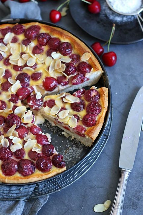 Cherry Topping, Raspberry Cookies, Homemade Vanilla Ice Cream, Southern Germany, Austrian Recipes, German Recipes, Cherry Recipes, Pie Tart, Cherry Tart