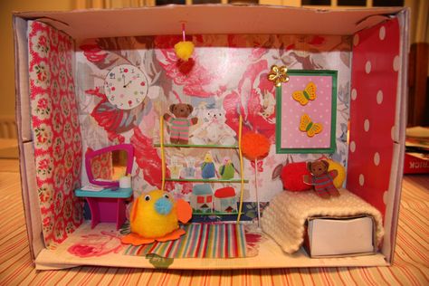 lots of fun with the kids making a shoebox room Shoe Box Room Project, Bedroom Diaroma, Shoebox Room, Shoe Box Art, Bedroom Diorama, Shoebox Project, Shoe Box Diy, Diorama Project, Shoe Box Design