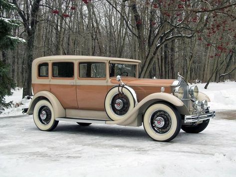 1931 Packard Eight 826 Sedan – Literary Fictions Ferrari 612, Packard Cars, Motos Vintage, Car Company, Vintage Auto, American Classic Cars, Retro Car, Old Car, Detroit Michigan