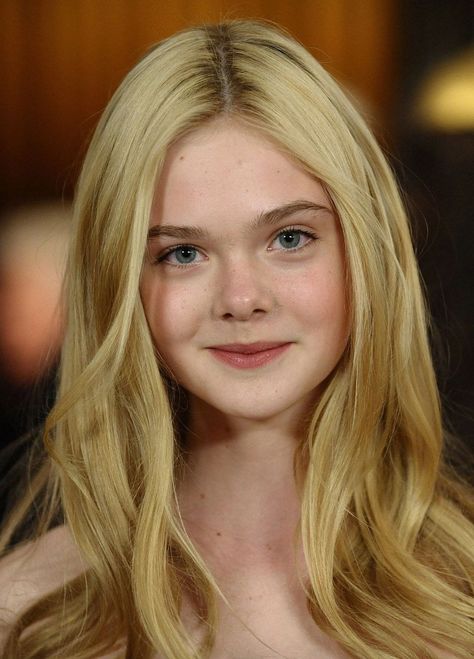 Elle Fanning Elle Fanning Portrait, Ella Fanning Aurora, Elle Fanning Face Claim, Elle Fanning Side Profile, Elle Fanning Met Gala 2024, Blonde Actresses In Their 20s, Young Elle Fanning, Aurora Elle Fanning, Elle Fanning Makeup