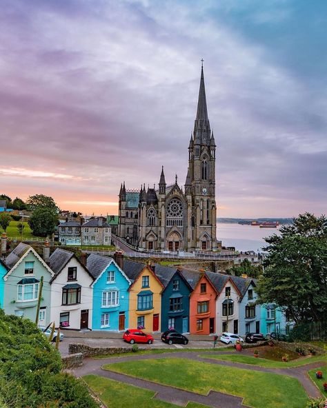 🌎hello_w@rld on Instagram: “🔺This beautiful picture is by : @christopherfunk_ 🔹 location: Ireland 🔺Congratulations and thank you so much for sharing it with us !…” Cobh Ireland, Best Of Ireland, Ireland Pictures, Giant’s Causeway, County Cork Ireland, Castles In Ireland, Gallery Exhibition, Destination Voyage, Napoleon Hill