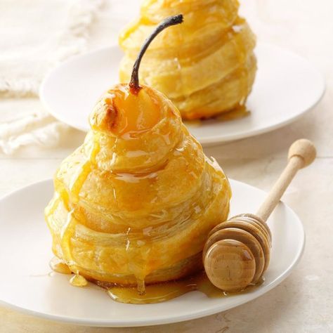 Honeyed Pears in Puff Pastry Puff Pastry Recipes Savory, Pear Dessert, Puff Pastry Desserts, Pear Tart, Cake Mug, Pastry Recipe, Pear Recipes, Frozen Puff Pastry, Tart Recipe