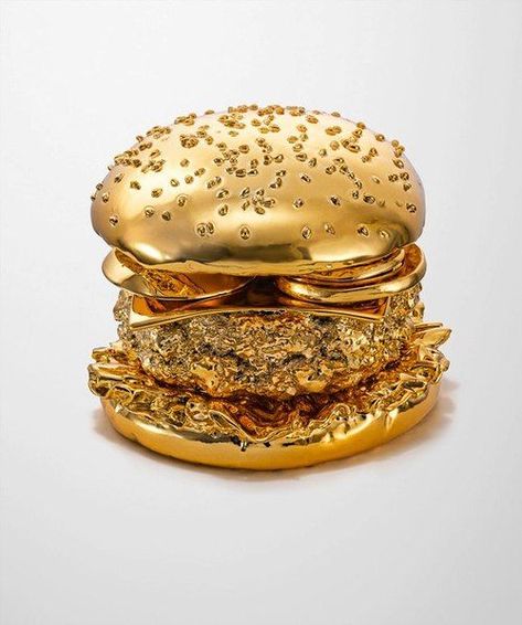 Golden hamburger #gold #hamburger #deko Oc California, Tapete Gold, Gold Everything, All That Glitters Is Gold, Soyut Sanat Tabloları, Stay Gold, Gold Aesthetic, Newsies, Shades Of Gold