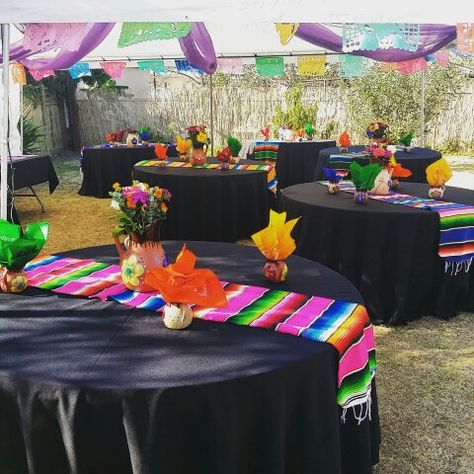 Mexican Theme Main Table Decor, Mexican Mothers Day Party, Sweet 16 Mexican Theme, Black Mexican Theme Party, Mexican Theme Birthday Party Decorations, Mexican Theme Party Decorations For Men, Margarita Party Decorations, Mexican Theme Quince, Mexican Theme Centerpieces Ideas