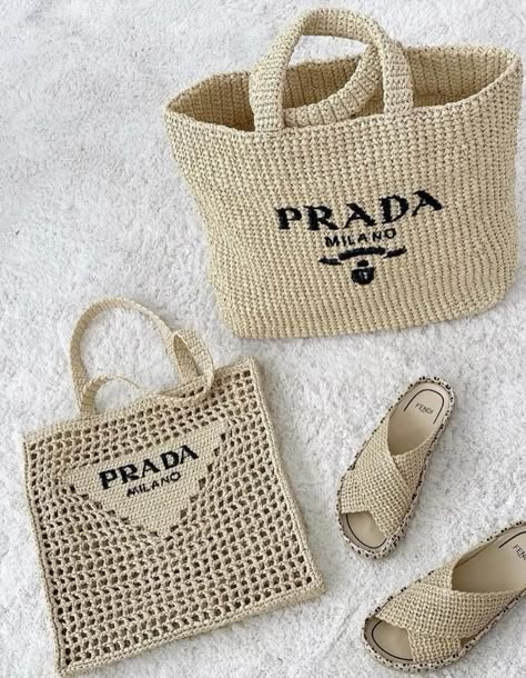 Tote Crochet, Sac Diy, Fancy Bags, Pretty Bags, Cute Bags, Prada Bag, A Bag, Bag Pattern, Fashion Handbags