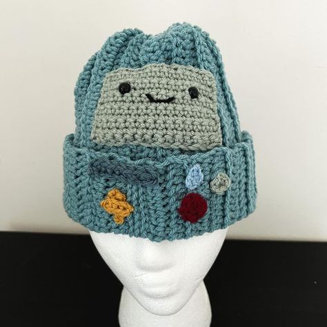 Spongebob Crochet Hat, Crochet Ideas Beanie, Crochet Bmo Bag, Crochet Beanie Designs, Bmo Crochet Pattern Free, Bmo Cosplay, Bmo Costume, Bmo Crochet, Crochet For Him