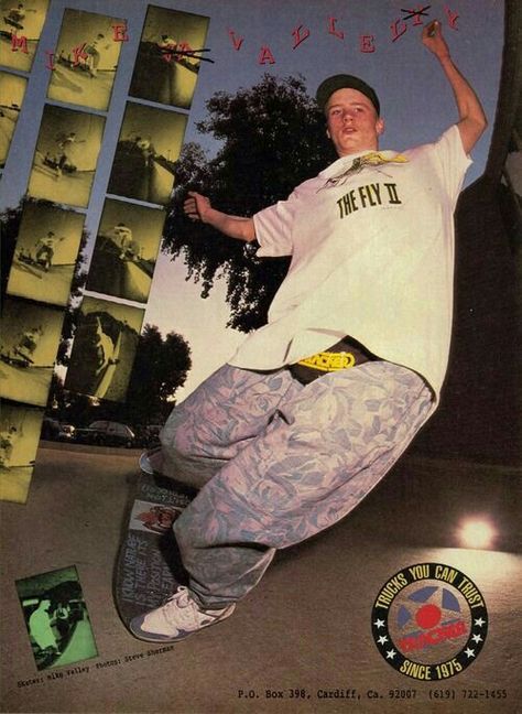 Mike Vallely, 80s Skater, Skateboard Photos, Looks Hip Hop, Old School Skateboards, Skateboard Aesthetic, Skate Photos, 90s Skate, Skateboard Photography