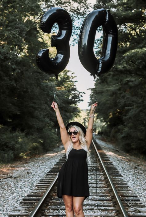 30th Photoshoot Ideas Black, 30 Balloon Photoshoot, 30s Photoshoot Ideas, Turning 30 Photoshoot, 40 Photo Shoot Picture Ideas, Rip To My 20s Photoshoot, 30th Photoshoot Ideas, 30th Bday Photoshoot, Dirty Thirty Photoshoot