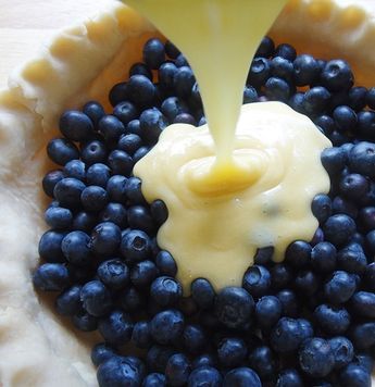 Blueberry Custard, Blueberries And Cream, Blueberry Cream Pies, Sunday Cooking, Peach Blueberry, Dessert Aux Fruits, Best Pie, Custard Pie, Peach Pie