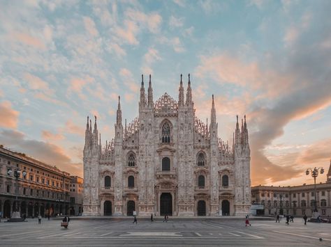 Duomo Milan, Beto Carrero World, Comer See, Milan Cathedral, Living In Italy, Explore Italy, City Model, Parc D'attraction, Beautiful Cities