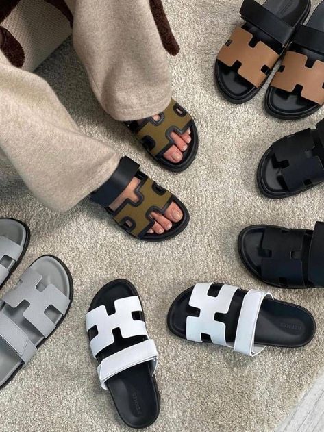 Chunky Leather Sandals, Women Slippers Fashion, Woven Leather Sandals, Pretty Sandals, Strappy Platform Sandals, Simple Sandals, Flip Flops Style, Shoes Outfit Fashion, Leather Gladiator Sandals