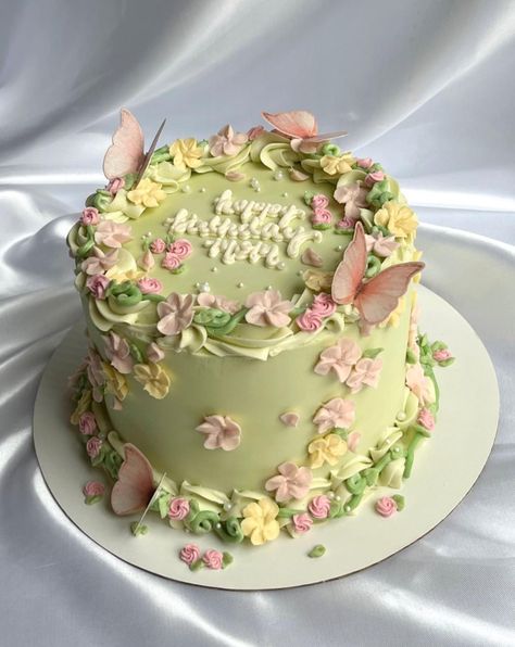 Tårta Design, Vintage Birthday Cakes, Fairy Garden Birthday Party, Green Cake, Garden Cakes, Mini Cakes Birthday, Creative Birthday Cakes, Pretty Dessert, Butterfly Cakes