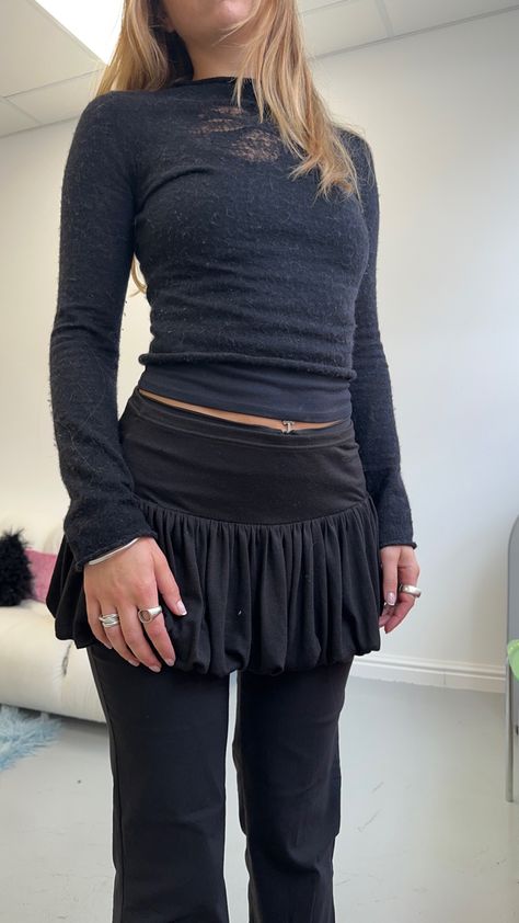 Skirt And Trousers Outfit, Skirt Over Trousers Outfit, Knitted Skirt Outfit Winter, Bubble Mini Skirt, Long Velvet Skirt Outfit, Winter Black Skirt Outfit, Black Bubble Skirt Outfit, Winter Club Outfit, Tights Winter Outfit