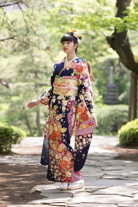 Kyoto Kimono Yuzen I – N.K. International Japanese Kimono Fashion, Kimono Traditional, Japanese Traditional Clothes, Komatsu Nana, Japanese Traditional Clothing, Japanese Costume, Kimono Japan, Traditional Japanese Kimono, Mode Kimono