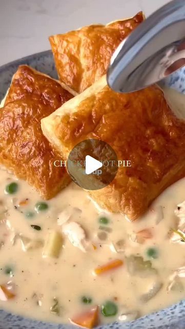 Miinnieskitchen on Instagram: "CHICKEN POT PIE SOUP 🍲🥧  🎥 By: @foodie_lilly  This creamy, comforting, and delicious chicken pot pie soup is perfect for cozy days! 🤌🏻😮‍💨  Ingredients:  2 cooked chicken breasts, shredded  1 white onion, finely chopped  1 celery stalk, diced  1 carrot, diced  2 garlic cloves, minced  1 large potato, diced  Fresh thyme  1 heaped tbsp butter  2 tbsp plain flour  Salt & black pepper, to taste  800ml chicken or vegetable stock  Optional: sweetcorn or peas  Puff pastry, cut into squares  1 beaten egg  150ml double cream  Preparation:  1. Cook the Veggies: Heat oil in a deep pan and sauté the onion, carrot, celery, and garlic for 3-4 minutes. Add fresh thyme, salt, and pepper to season.  2. Make the Roux: Stir in the butter until melted, then add the flour. Chicken Pot Pie Soup Video, Delicious Chicken Pot Pie, Soup Video, Thyme Salt, Chicken Pot Pie Soup, Pot Pie Soup, Deep Pan, Double Cream, Pot Pies