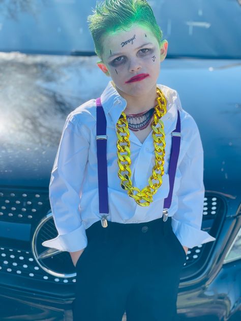 Kids joker costume DIY Kids Joker Costume Boys, Easy Diy Boys Halloween Costumes, Diy Joker Costume Male, Boy Halloween Costumes Diy, Diy Halloween Boys, Boys Joker Costume, Joker Costume Diy, Joker Costume Men, Jack Sparrow Halloween Costume