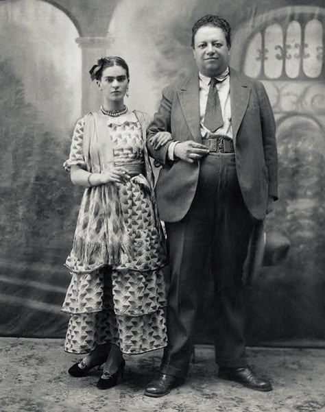 Coyoacán, Mexico City Frida Kahlo Wedding, Natalie Clifford Barney, Frida Kahlo And Diego Rivera, Freida Kahlo, Diego Rivera Frida Kahlo, Frida Kahlo Diego Rivera, Frida Kahlo Portraits, Frida Kahlo Style, Frida And Diego