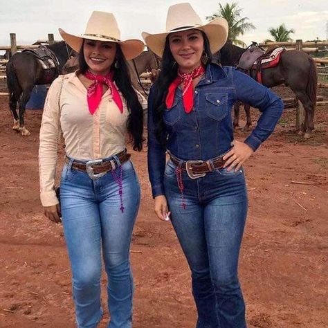 Rodeo Outfits For Women Western, Rodeo Outfits For Women, Mode Country, Western Ideas, Most Pinned, Cute Cowgirl Outfits, Cowgirl Style Outfits, Latina Fashion Outfits, Looks Country