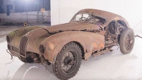 Yes, not all were literally found in barns, but they’re all of barn-find condition. Barn Find Cars, Rusty Cars, Abandoned Cars, Hot Rods Cars, Porsche 356, Car Find, Classic Cars Vintage, Expensive Cars, Car Features