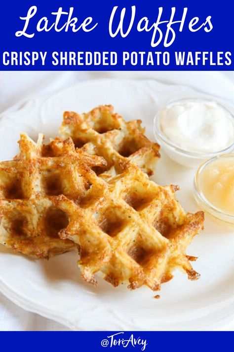 Potato Pancake Waffles, Potato Chaffle Recipes, Potato Chaffles, Waffle Maker Potato Pancakes, Potato Waffles Recipe, Hanukkah Breakfast, Hanukkah Brunch, Hash Brown Waffles, Kosher Meals