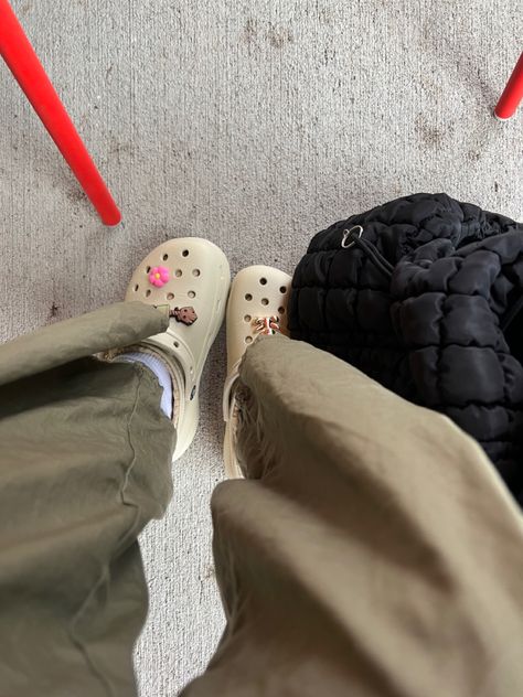 Bone Color Crocs Outfit, Beige Crocs Aesthetic, Bone Crocs Aesthetic, Tan Crocs Outfit, Bone Crocs Outfit, Beige Crocs Outfit, Crocs Style Outfits, Crocs Outfit Aesthetic, Platform Crocs Outfits